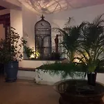 Chambres D'hotes Le Petit Siam : Le Calme En Centre *