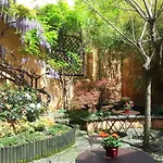 Chambres D'hotes Le Petit Siam : Le Calme En Centre