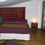 Chambres D'hotes Le Petit Siam : Le Calme En Centre Hotel
