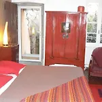 Hotel Chambres D'hotes Le Petit Siam : Le Calme En Centre *