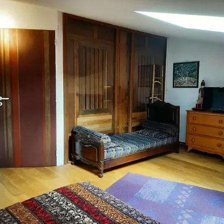 Le Petit Siam : Le Calme En Centre Couette-café *
