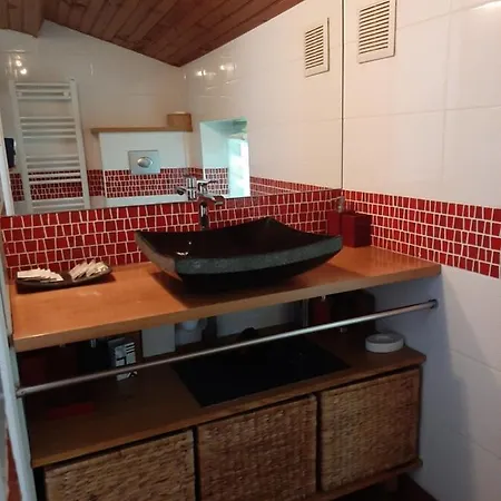 Hotel Chambres D'hotes Le Petit Siam : Le Calme En Centre *