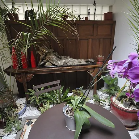 Chambres D'hotes Le Petit Siam : Le Calme En Centre Clermont-Ferrand