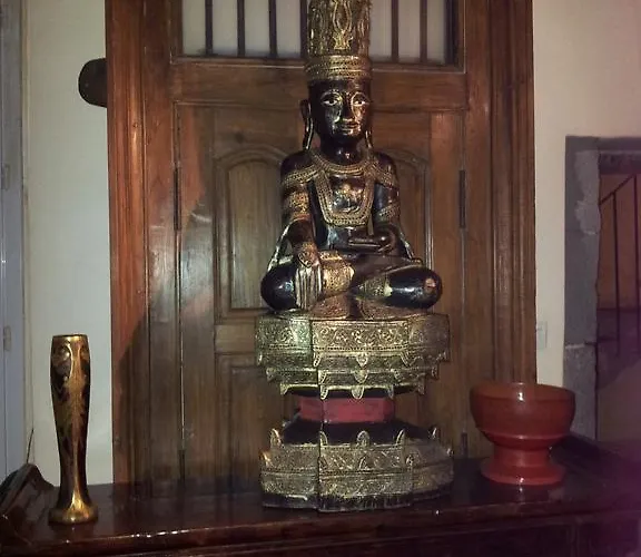 Hotel Chambres D'hotes Le Petit Siam : Le Calme En Centre *