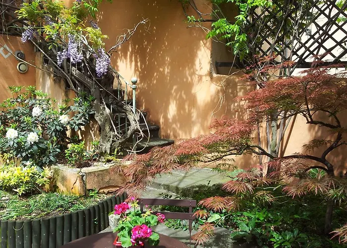 Chambres D'hotes Le Petit Siam : Le Calme En Centre