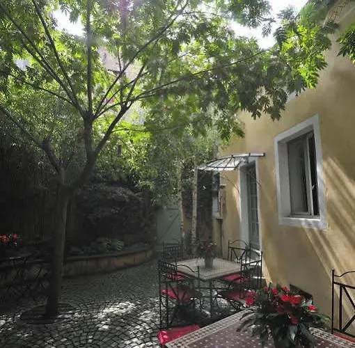 Chambres D'hotes Le Petit Siam : Le Calme En Centre * Clermont-Ferrand